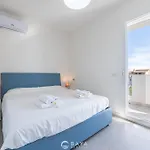 Daire Modern & Bright 2br Retreat With Balcony