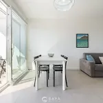 Modern & Bright 2br Retreat With Balcony Daire