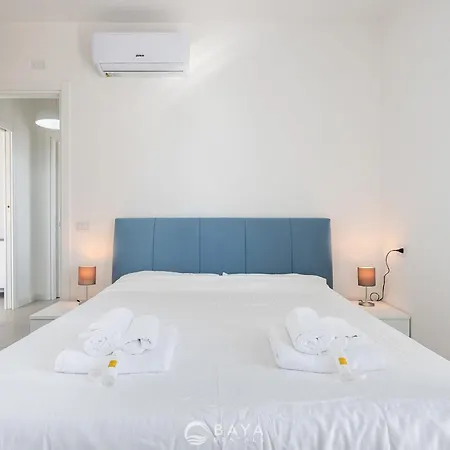 شقة Modern & Bright 2br Retreat With Balcony *